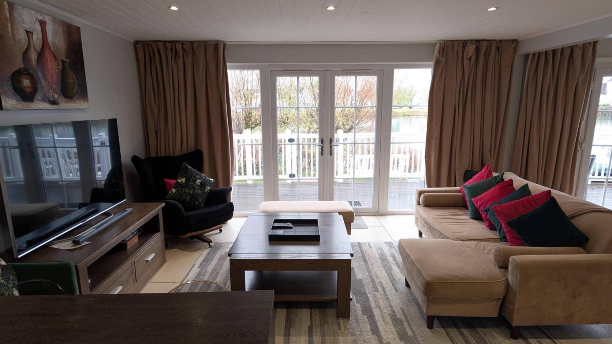 Charming Lake House Nature Retreat In Cotswold Water Park, South Cerney Near Cirencester Luaran gambar