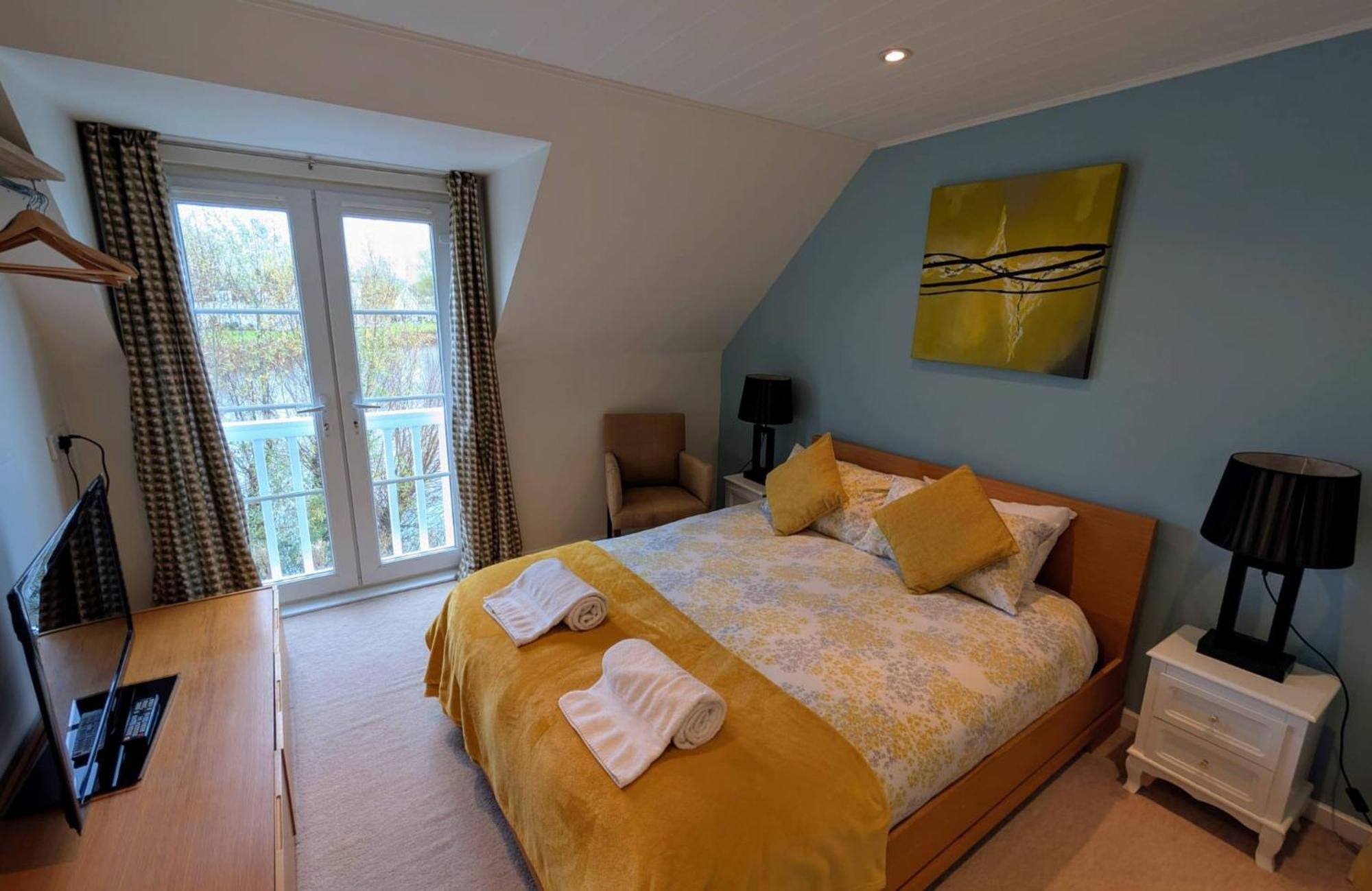 Charming Lake House Nature Retreat In Cotswold Water Park, South Cerney Near Cirencester Luaran gambar